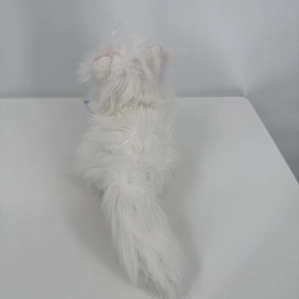 Ganz Webkinz Cat Persian Plush White HM 110 Sealed Unused Code NEW